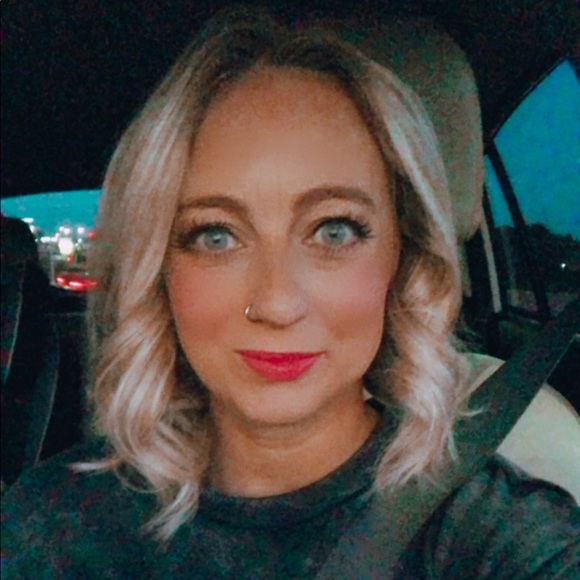 Meet your Posher, Kyletha - Picture 1 of 1